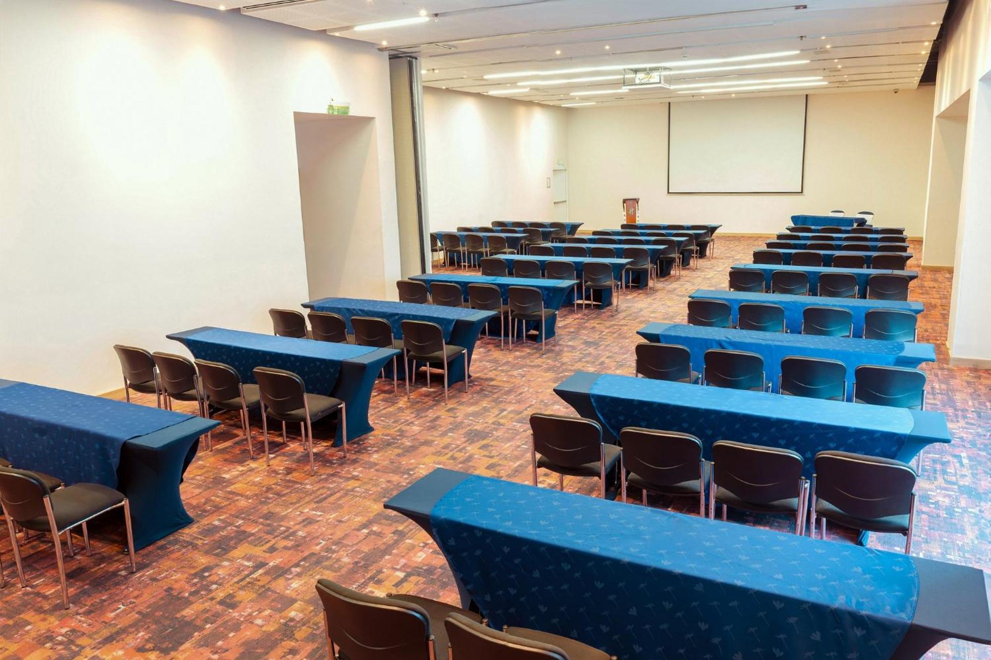 Holiday Inn Cucuta By Ihg Exterior foto The main conference room